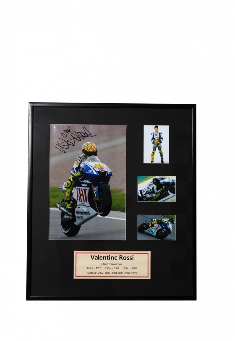 Kehytetty Valentino Rossi moto GP mestaruudet - Aidolla nimikirjoituksella