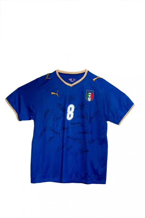 Italian jalkapallomaajoukkueen pelipaita - Gattuso- aidoilla joukkuekavereiden nimikirjoituksilla