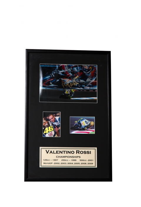 Kehytetty Valentino Rossi moto GP mestaruudet - Aidolla nimikirjoituksella